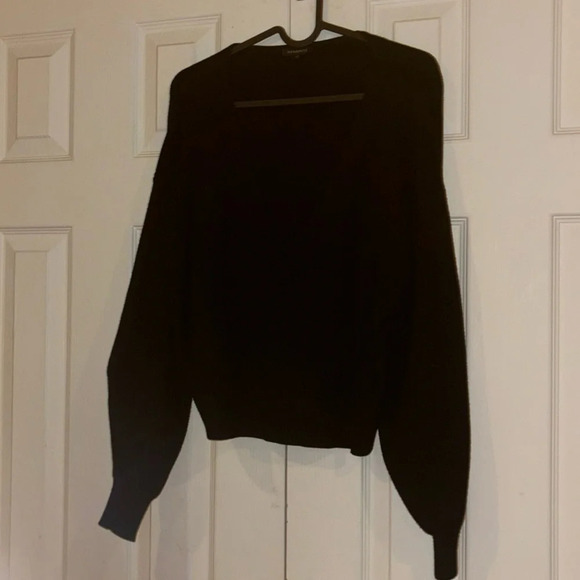 Dynamite black ribbed knit Luca puff sleeve V neck long sleeve  sweater Sz M - Picture 3 of 14